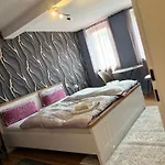 Rhoenlust Zentrum Ξενοδοχείο *